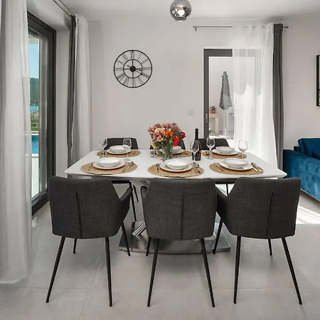 Cincin Holiday home